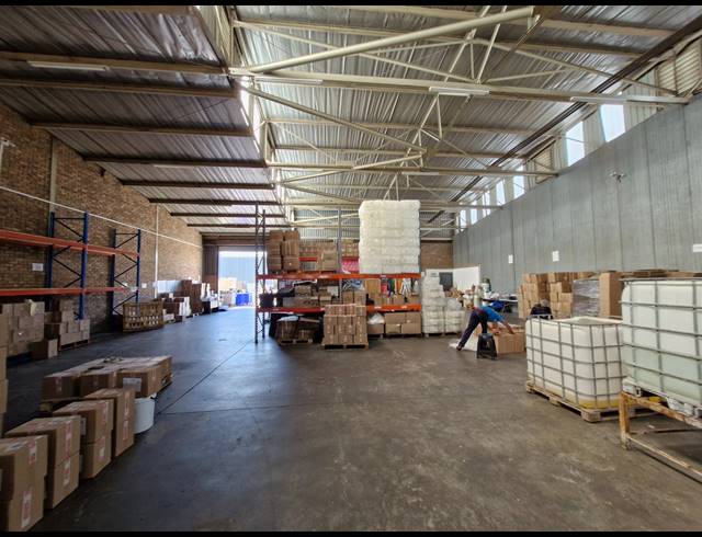 602M² WAREHOUSE TO LET IN JET PARK